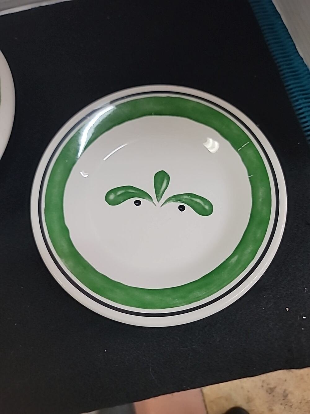 OLIVE GARDEN 7 Inch Bread Plates Restaurant GREEN BAND Olive Design